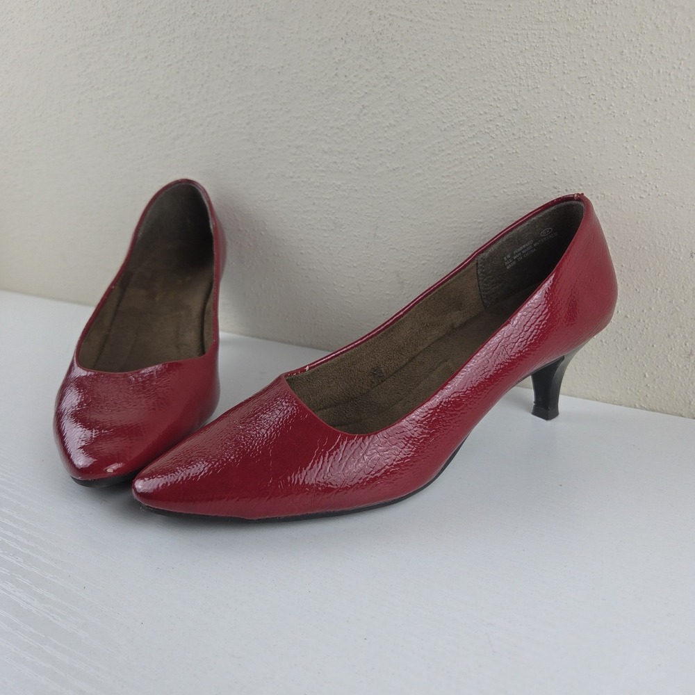 A2 Aerosoles Foreward Heelrest Red Faux Patent Leather Pumps Heels Wmns Size 8 W
